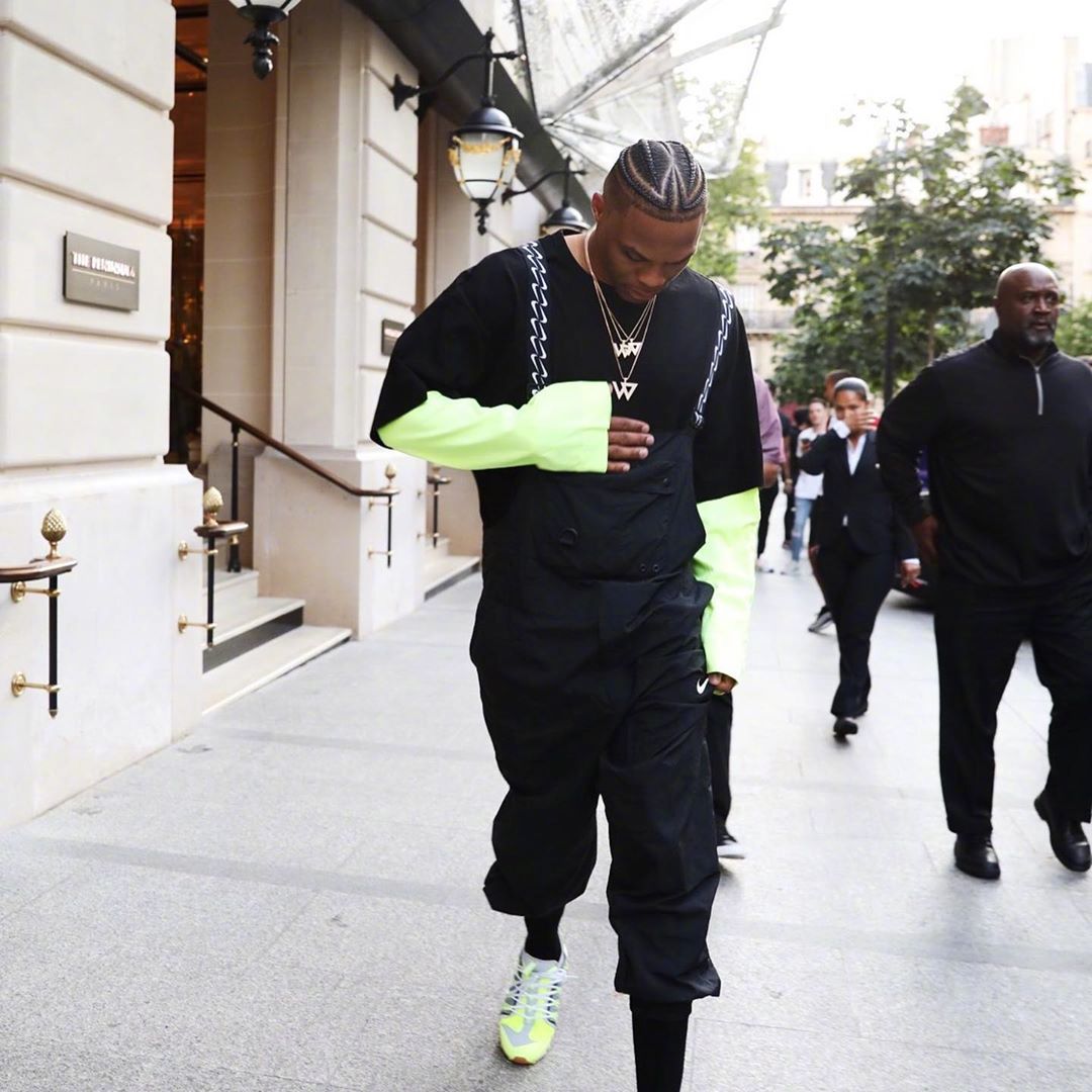 广东男篮防守反击轻取上海（广东男篮凭借防守反击轻松击败上海）